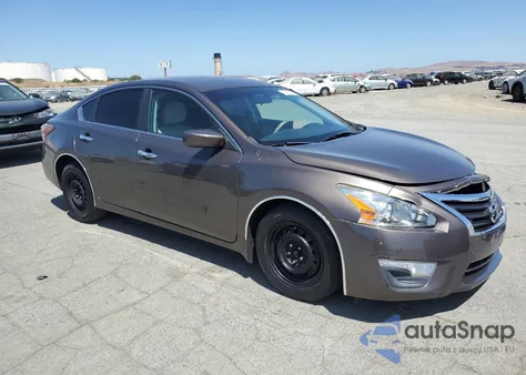 2015 Nissan Altima 2.5 z USA, uszkodzony, nr VIN 1N4AL3AP2FN306661
